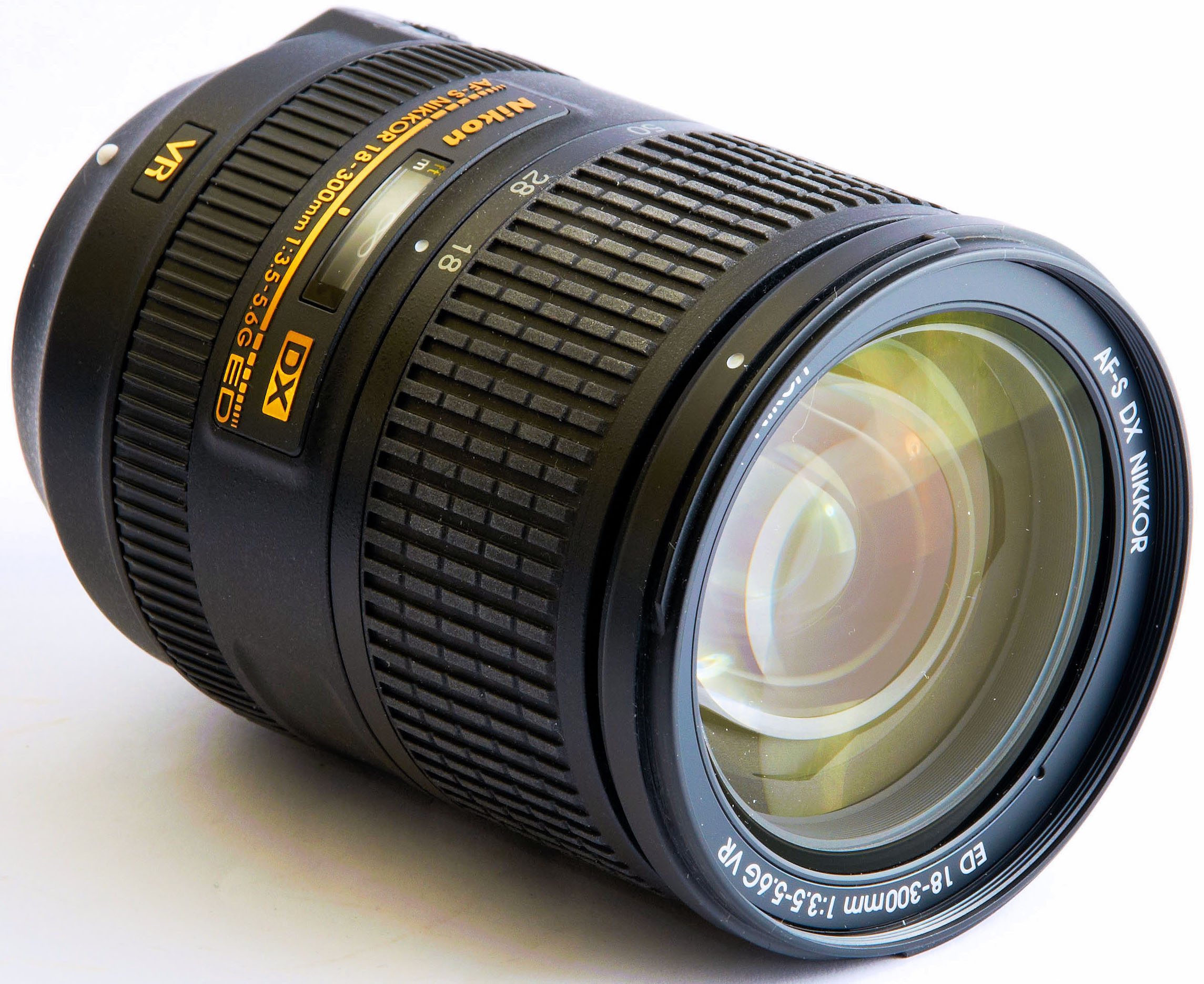 Nikon AF-S DX Nikkor 18-300mm f/3.5-5.6G ED VR Images