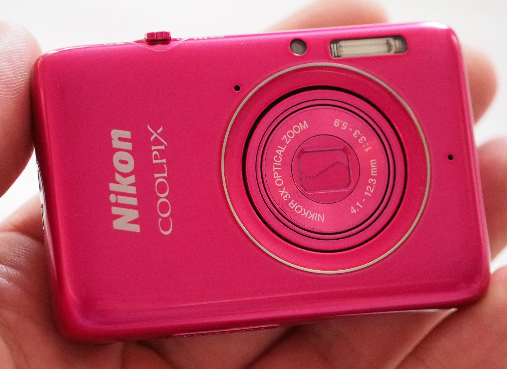 Nikon Coolpix S02 Offers 13.2-Megapixels And A CMOS Sensor