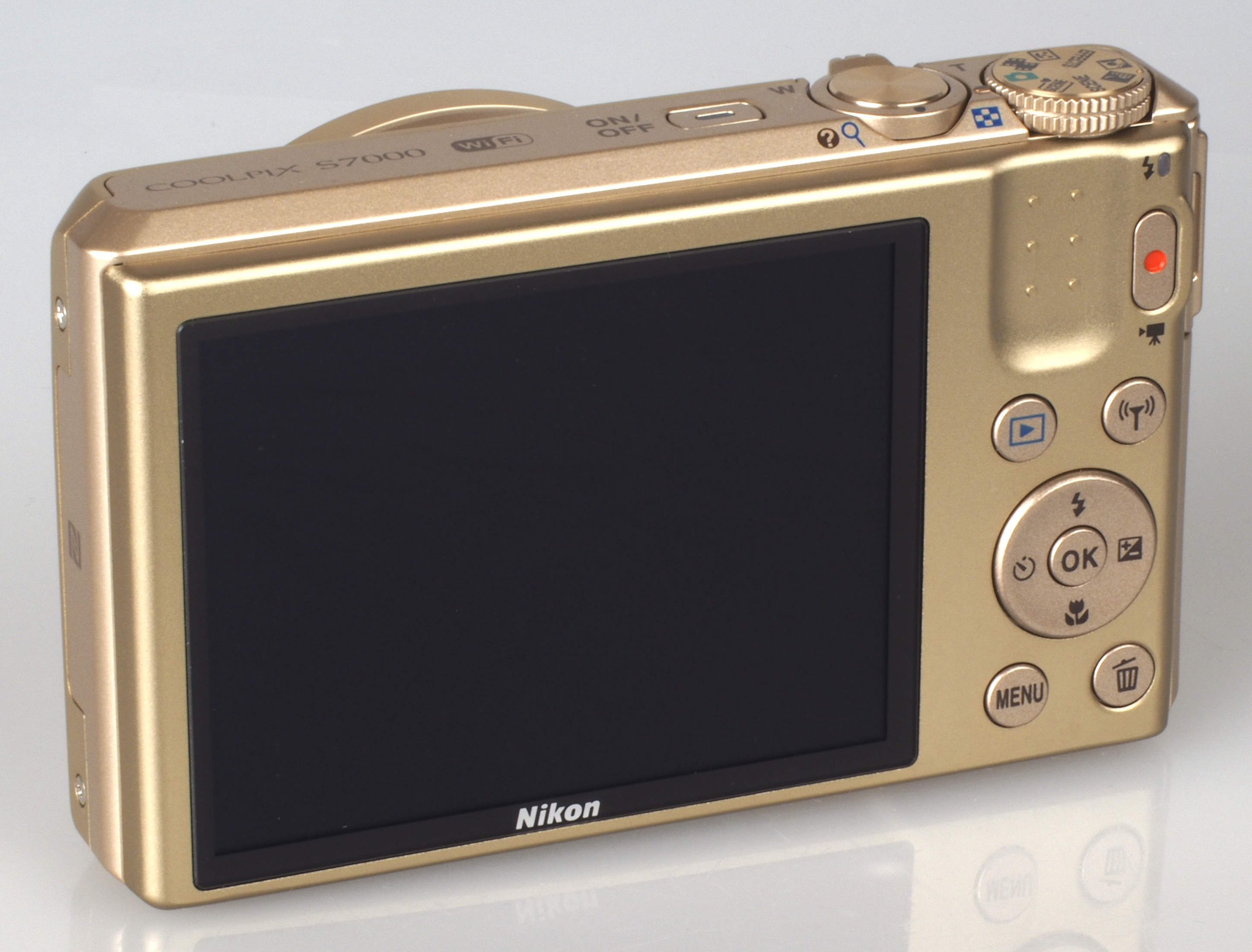 Nikon Coolpix S7000 Images