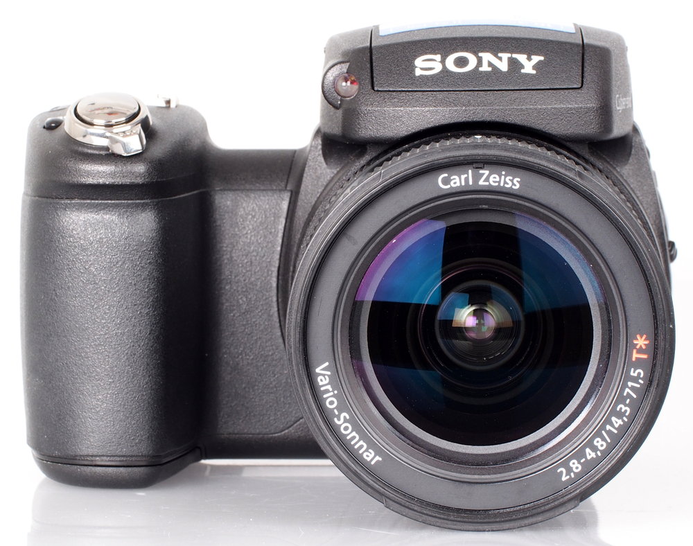 Sony Cyber-shot DSC-R1 Images