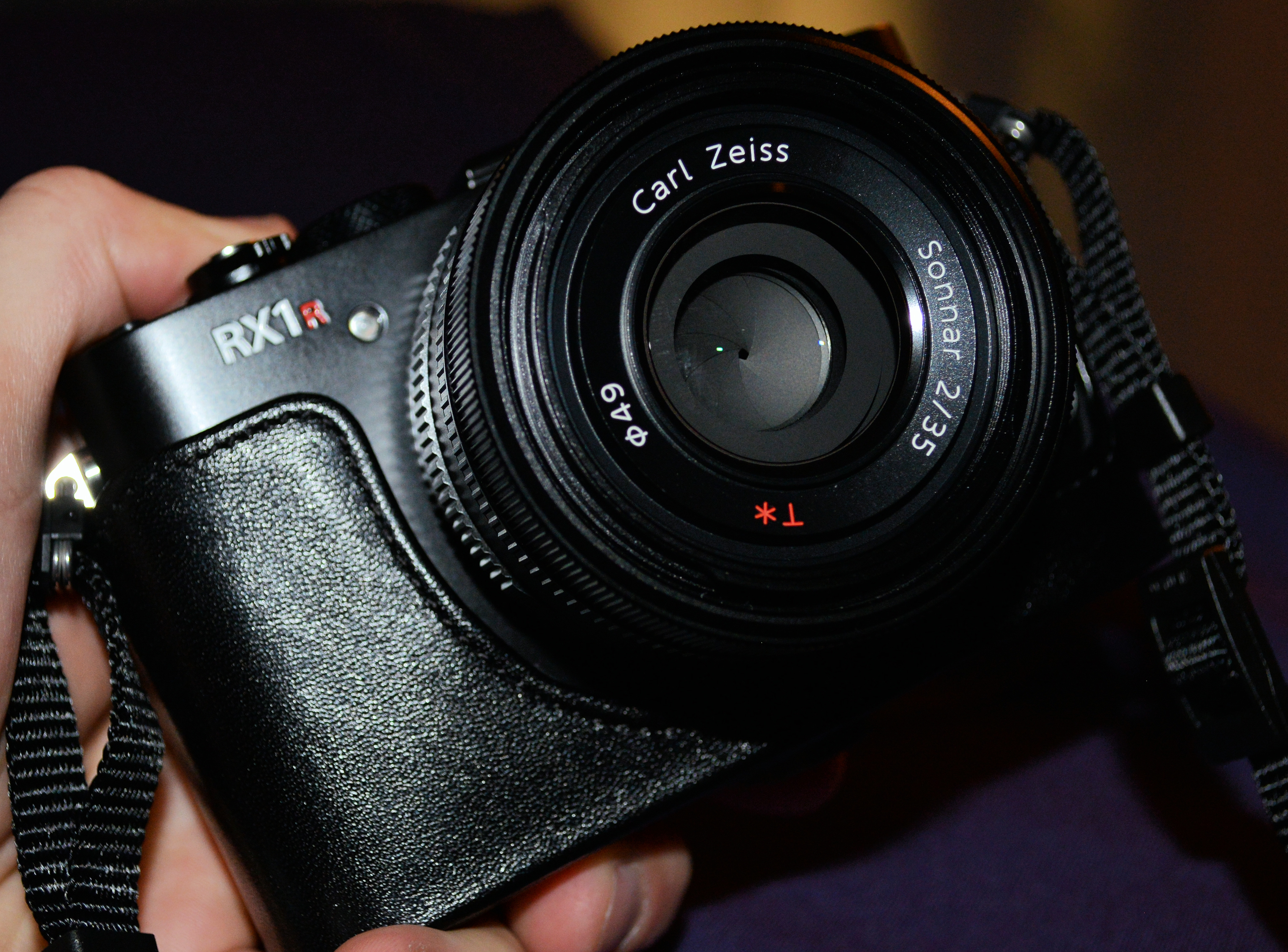 Sony Cyber Shot Rx1r Ii Vs Rx1 Vs Rx1r Comparison Ephotozine