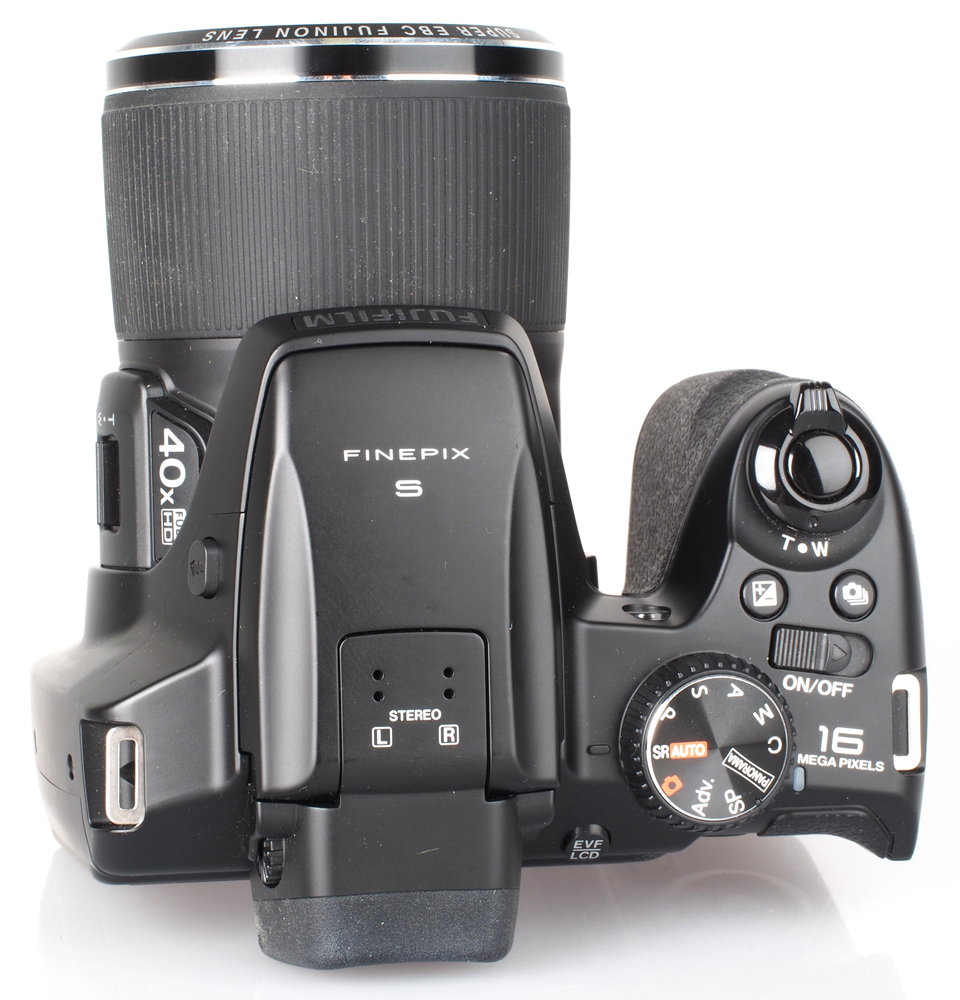 Fujifilm FinePix S8200 Images