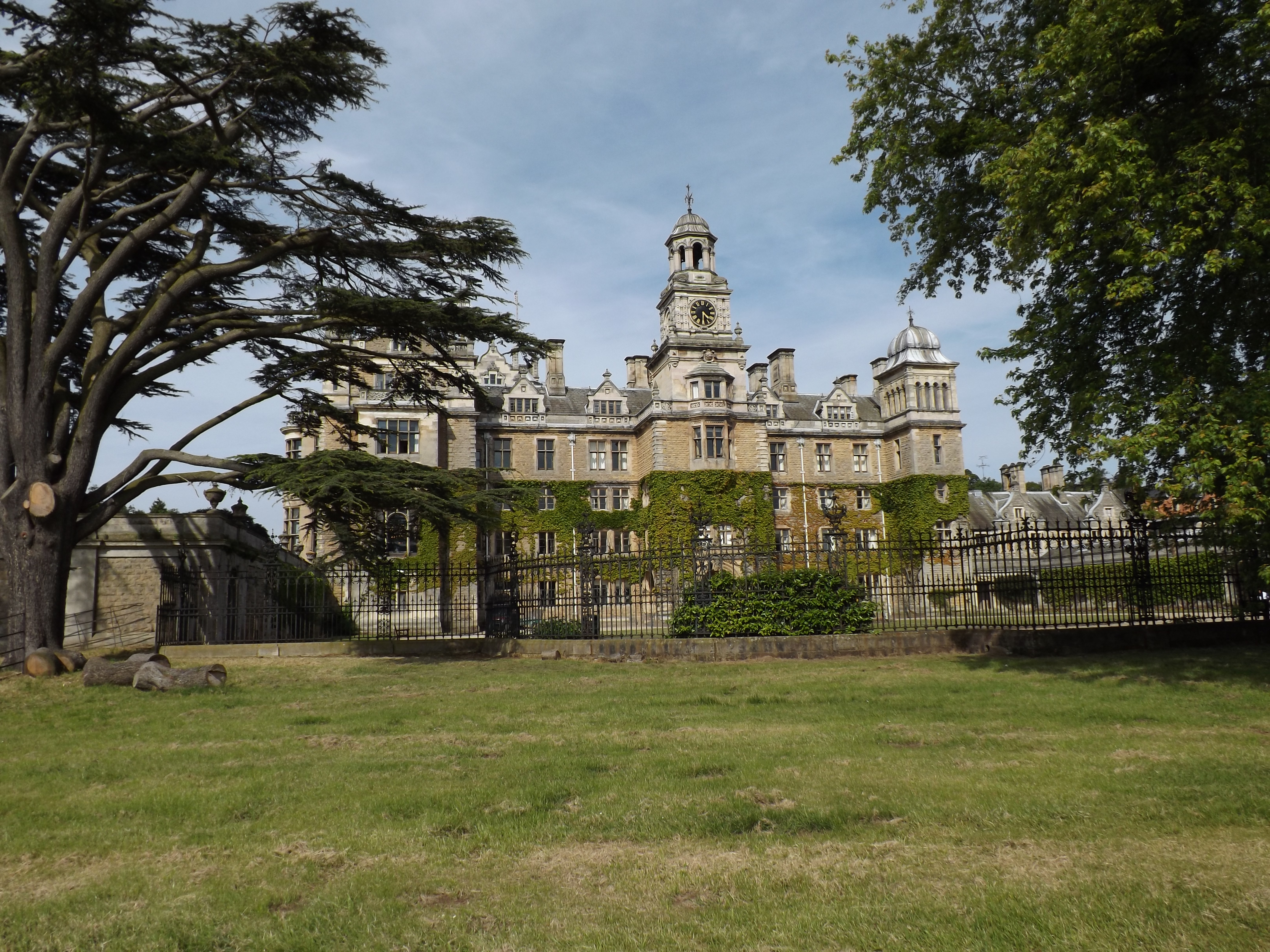 Fujifilm FinePix SL300 Lens test images