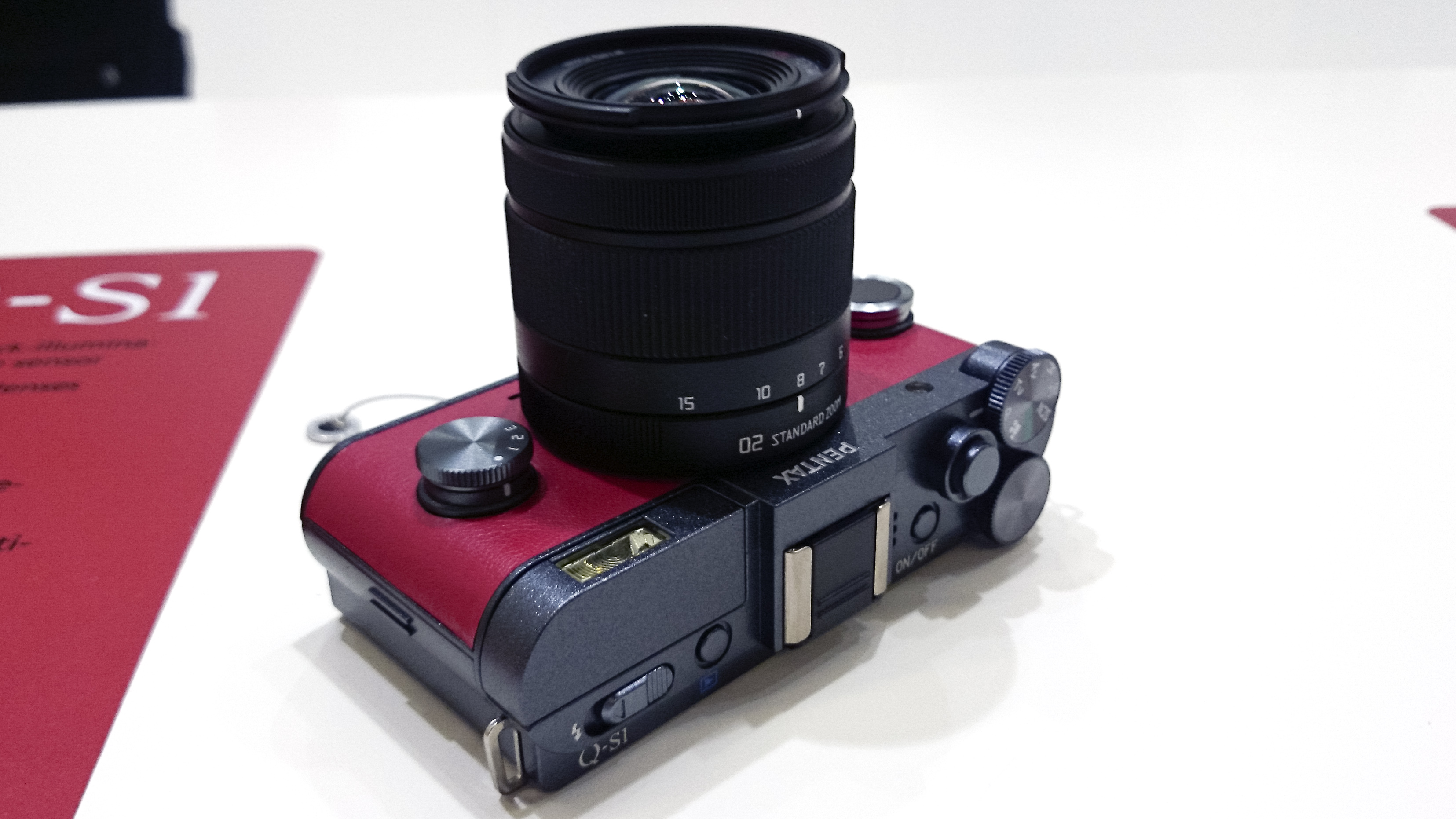 Pentax QS1 HandsOn Preview