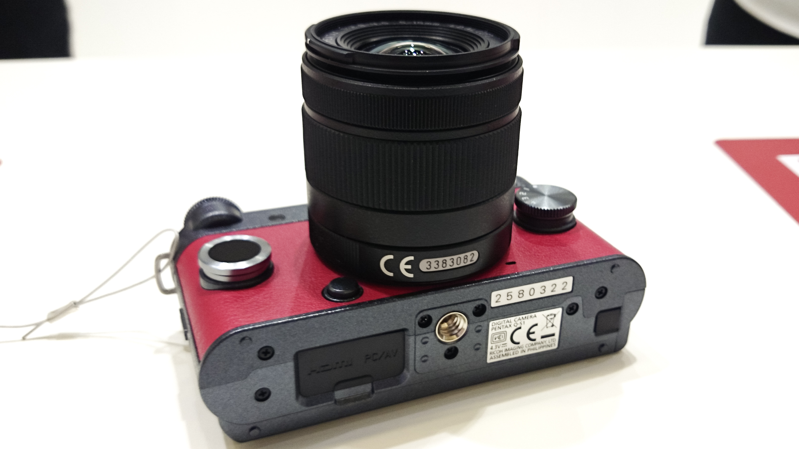 Pentax QS1 HandsOn Preview ePHOTOzine